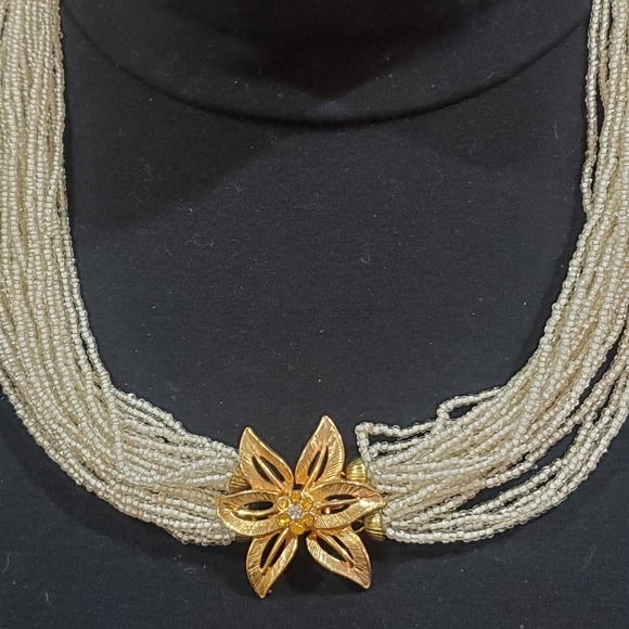 Vintage Beaded Necklace - Picture 5 of 9